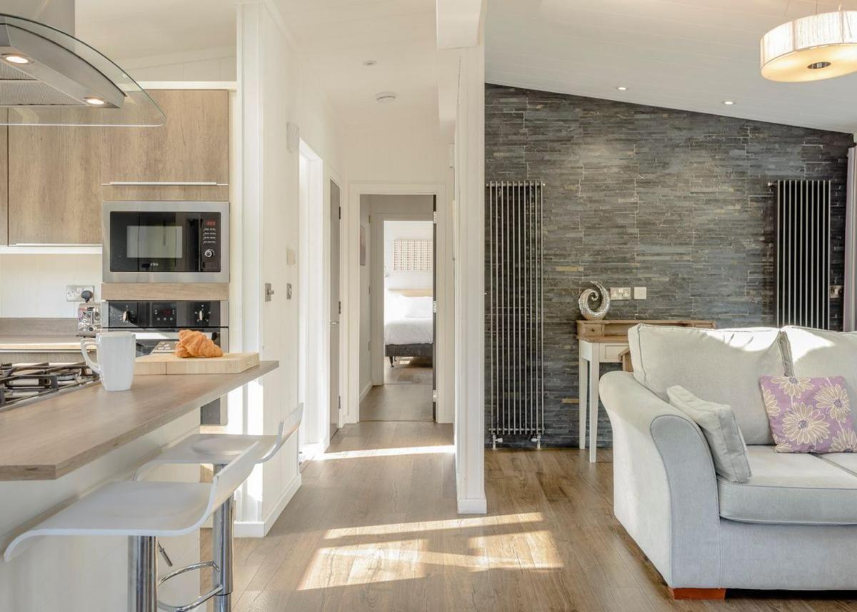 Woodside Bay Lodge Retreat Wootton Bridge  Екстер'єр фото