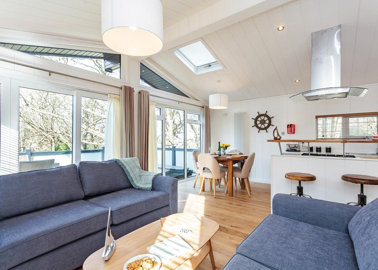 Woodside Bay Lodge Retreat Wootton Bridge  Екстер'єр фото
